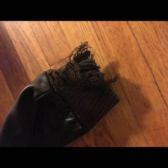 Vintage leather bomber jacket - Picture 3 of 7